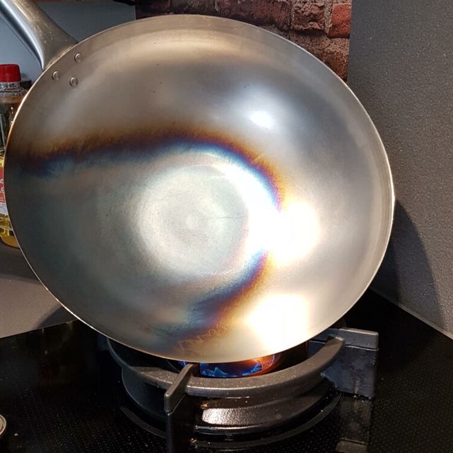 Curar una sartén de acero al carbono