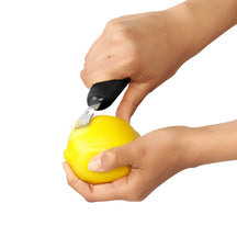 Exprimidor de limón OXO Good Grips