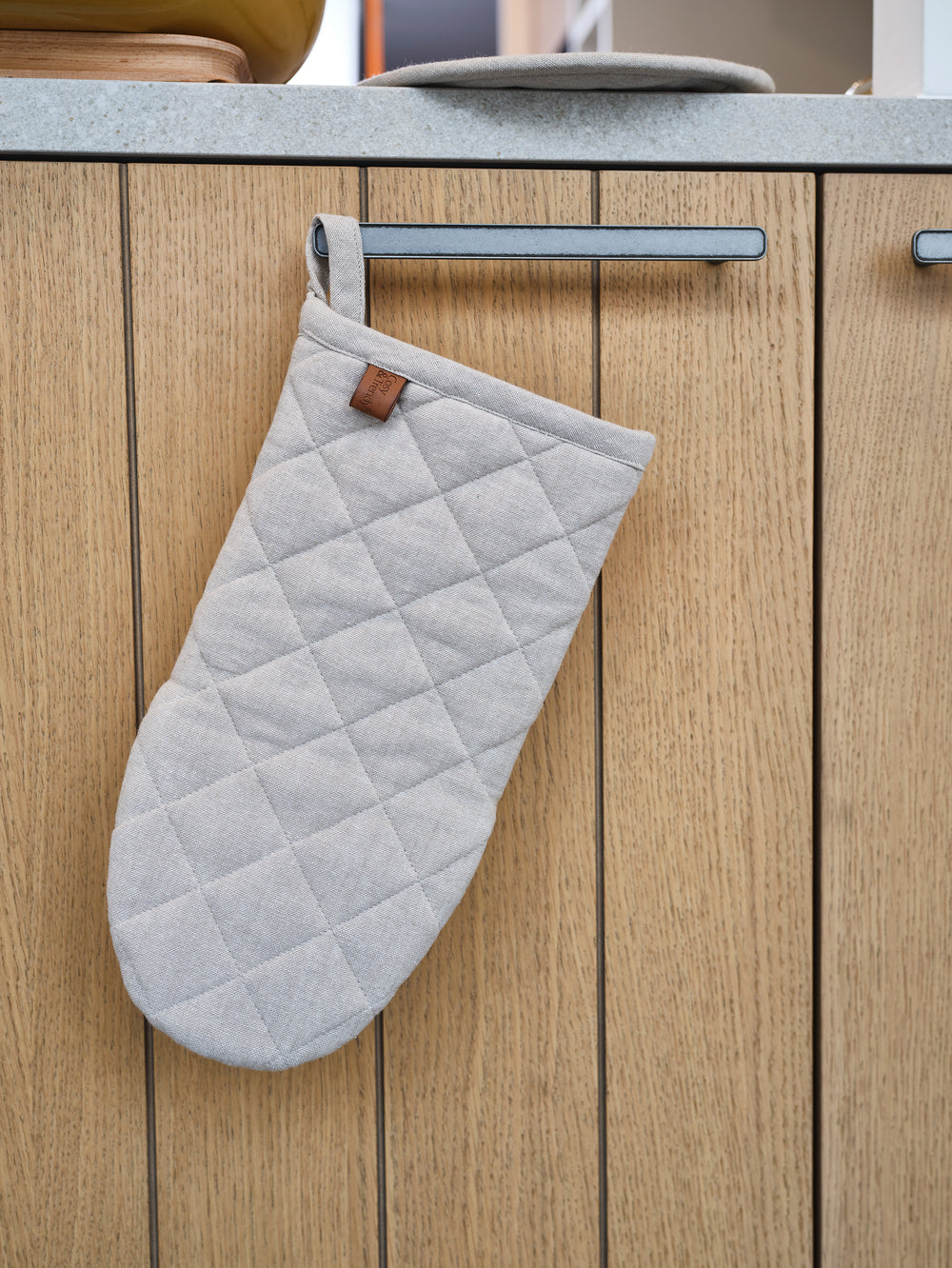Cosy & Trendy Manopla de horno de tela Arena