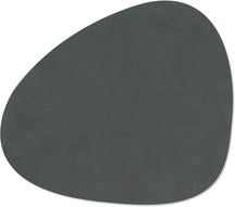 LIND DNA Manteles Individuales Nupo - Cuero - Antracita - Curvado - 44 x 37 cm - 2 Piezas