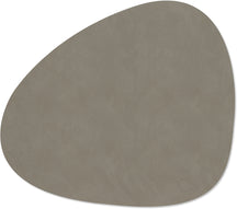 LIND DNA Manteles individuales Nupo - Cuero - Gris Flint - Curvado - 44 x 37 cm - 2 piezas