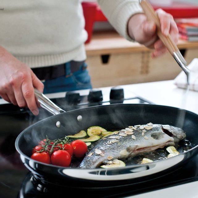 ¿Por qué usar una sartén especial para pescado?