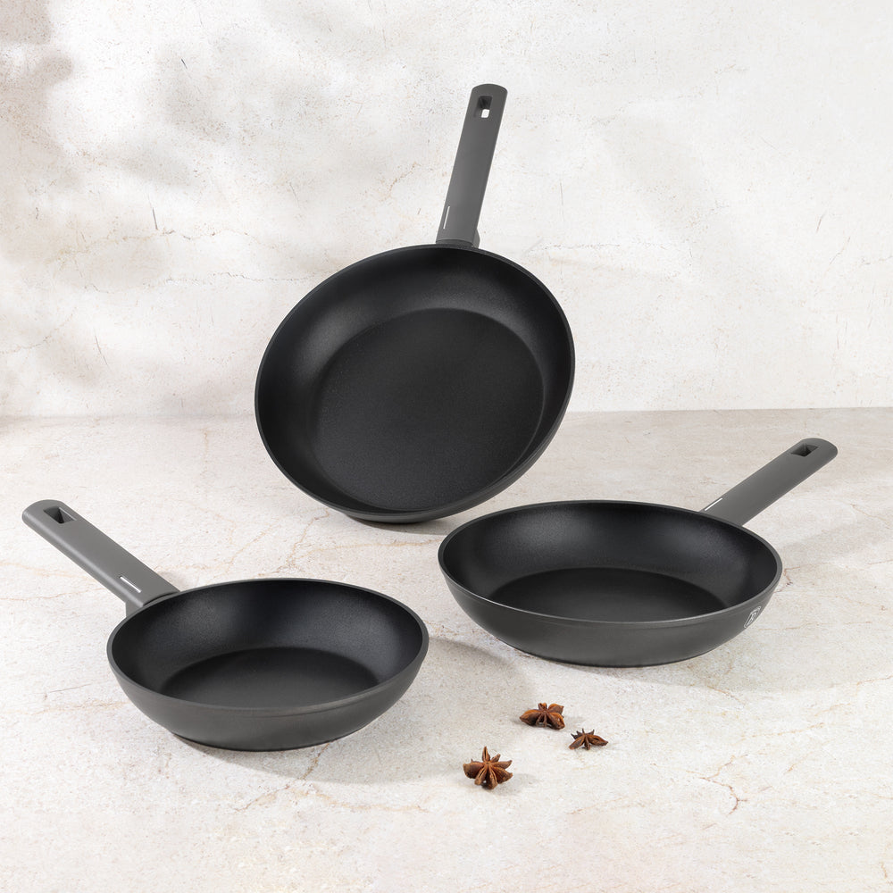 BerlingerHaus Set de Sartenes Mate Antracita 3 Piezas - ø 20, 24 & 28 cm - apto para todas las fuentes de calor - recubrimiento antiadherente estándar