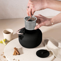BerlingerHaus Tetera con Filtro de Acero Inoxidable - Hierro Fundido Negro Rosado - 1 Litro