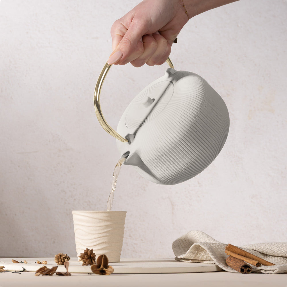 BerlingerHaus Tetera con Filtro de Acero Inoxidable - Hierro Fundido Mate Crema - 1 Litro