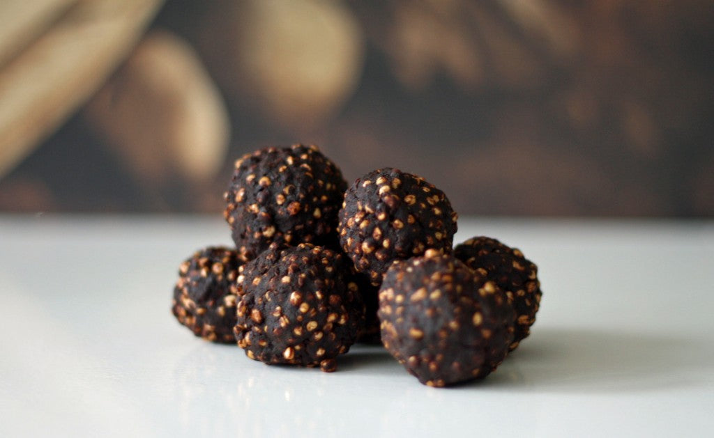 Bolitas de chocolate saludables con un bocado crujiente
