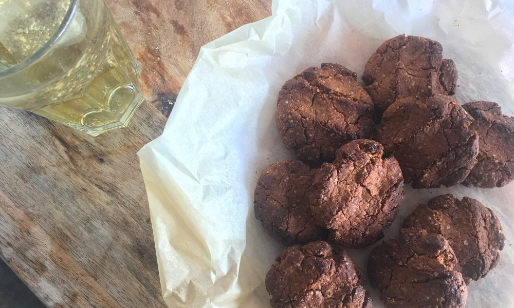 Galletas saludables con mantequilla de cacahuete y chía, listas en un momento