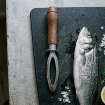 Crafts La Marée Escamador de Pescado Nogal - 21,4 cm