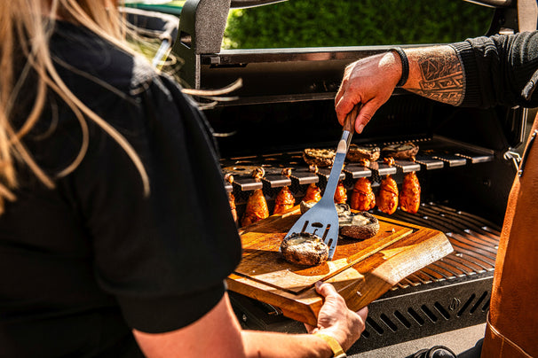 Espátula Forged BBQ - Madera de olivo / Acero