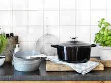 BK Cacerola Bourgogne Jet Black Hierro Fundido ø 24 cm / 4.2 litros - revestimiento antiadherente esmaltado