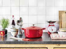 BK Cacerola Bourgogne Chili Red Hierro Fundido ø 24 cm / 4.2 litros - revestimiento antiadherente esmaltado