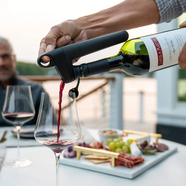 Paso 3: Conecta el sistema de vino al tapón de rosca