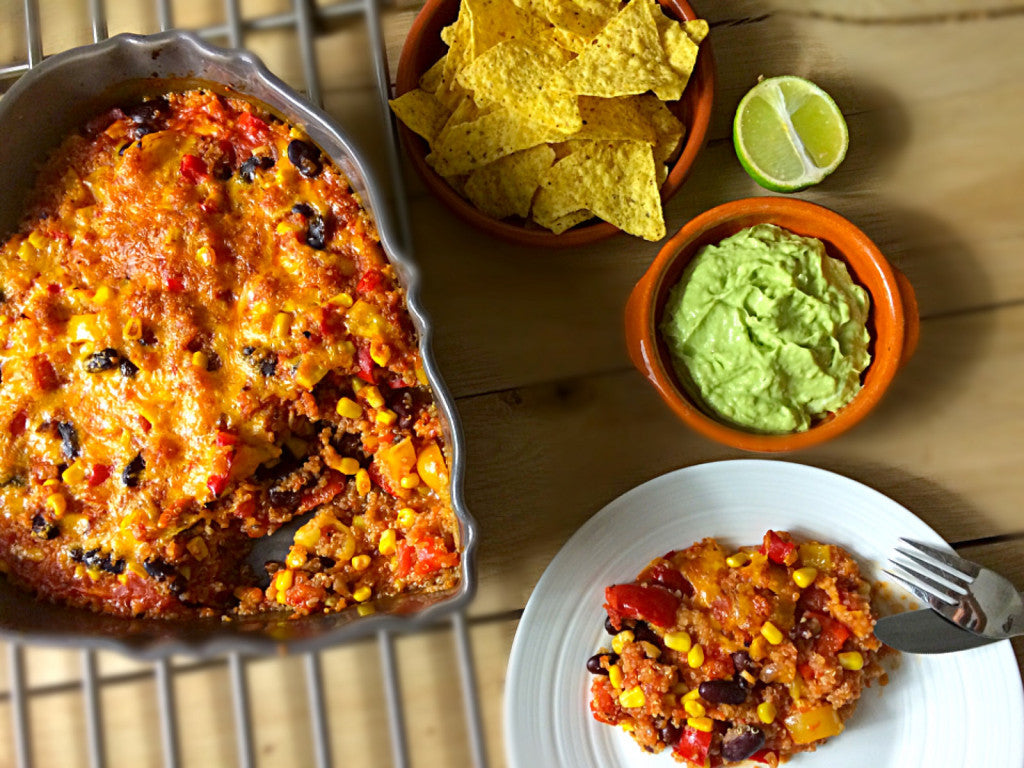 Una nutritiva y sabrosa cazuela mexicana con quinoa y alubias rojas