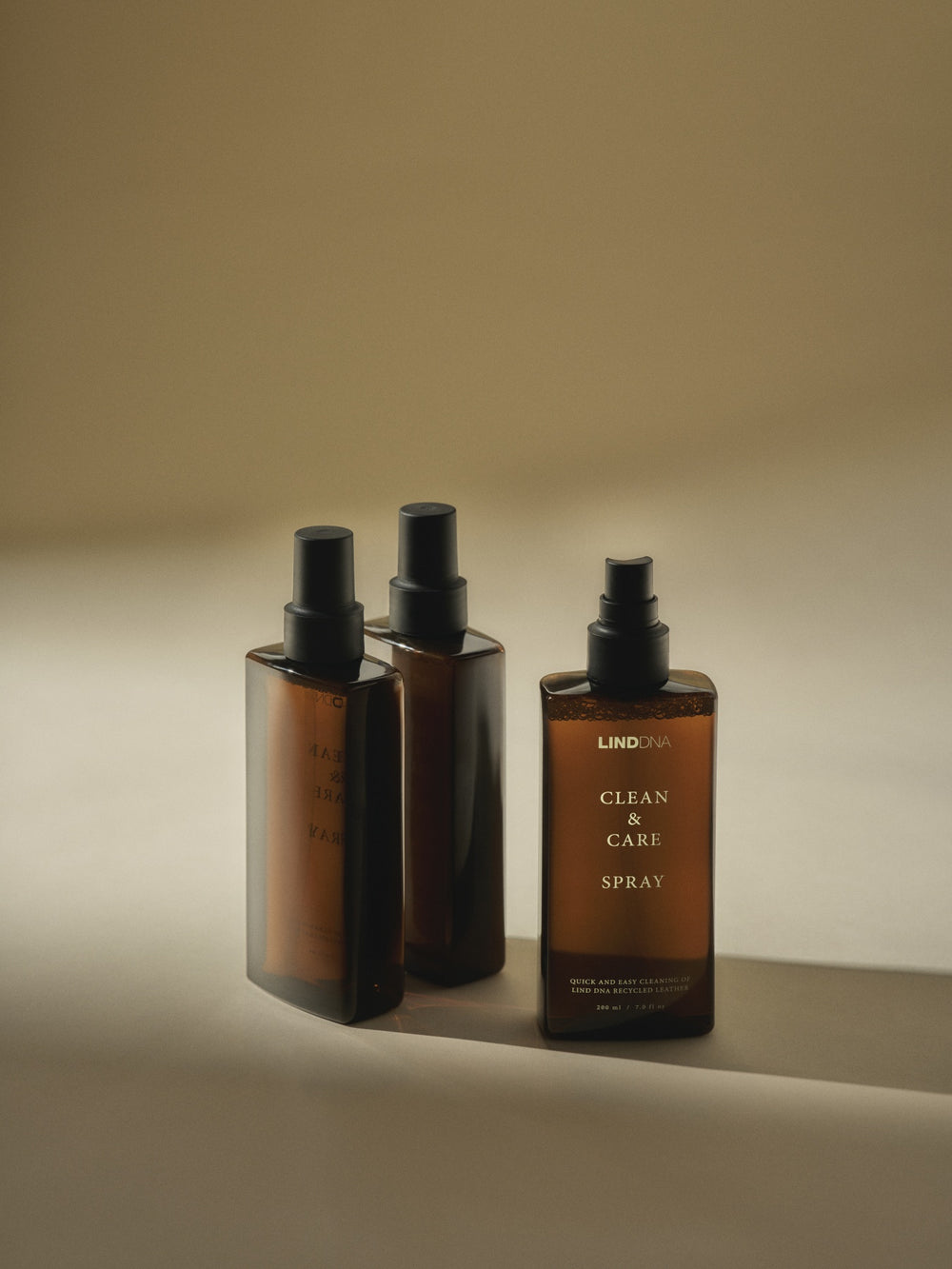 LIND DNA Spray Limpiador para Manteles Individuales y Posavasos - Limpieza y Cuidado - 200 ml