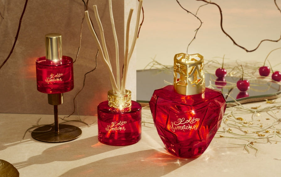 Set de regalo dúo Maison Berger Lolita Lempicka Sweet - Varitas aromáticas 80 ml y spray ambiental 50 ml - Rojo