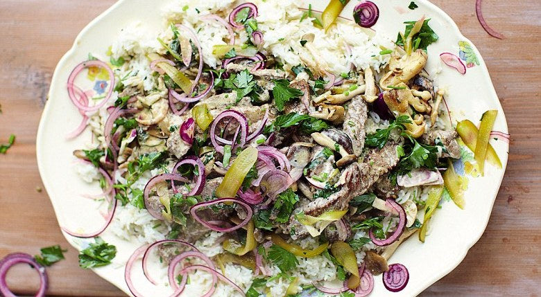 Ternera rápida y sabrosa con setas y una salsa cremosa