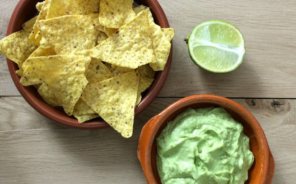 Guacamole casero y cremoso en un abrir y cerrar de ojos
