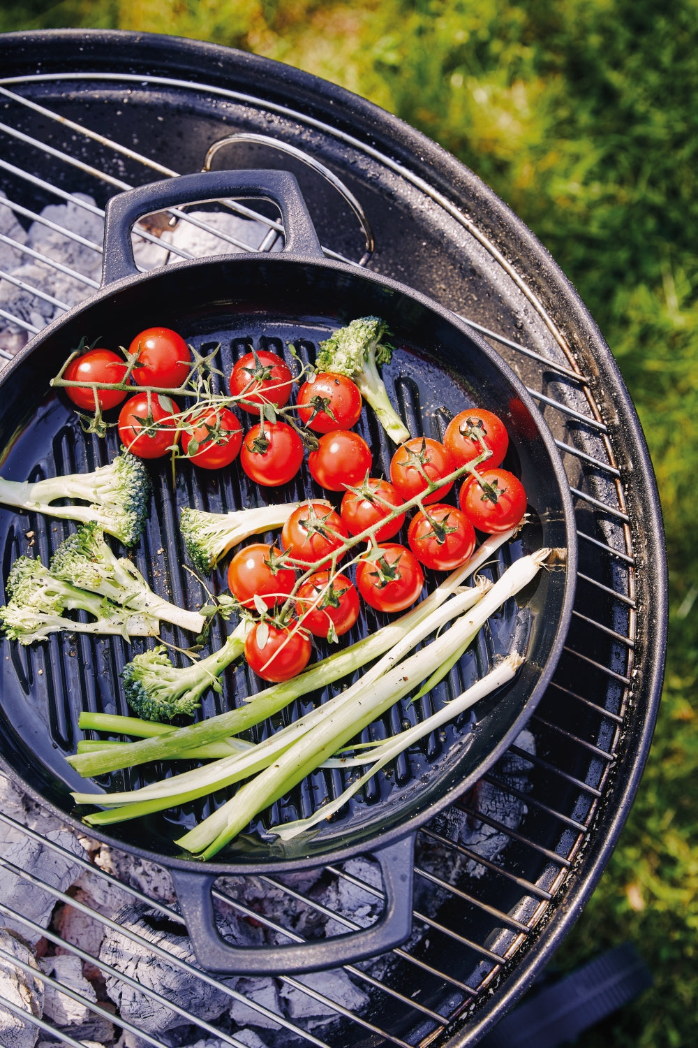 Sartén parrilla / plancha Alva Nori ø 28 cm + asas de cuero gratis - apta para todas las fuentes de calor - capa antiadherente esmaltada