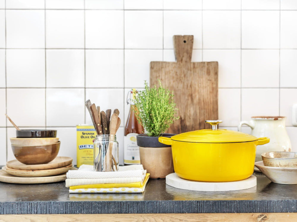 BK Braadpan Bourgogne Sunny Yellow Gietijzer ø 24 cm / 4.2 Liter - sfeerbeeld 1