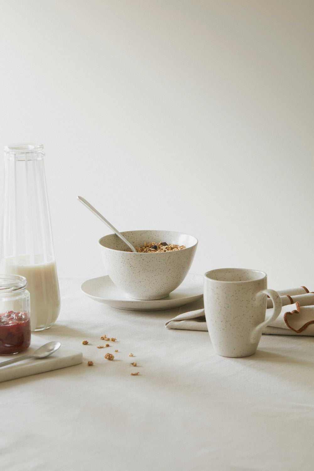 Broste Copenhagen Juego de desayuno Nordic Vanilla 12 piezas / 4 personas - 4 platos para desayuno, 4 cuencos y 4 tazas