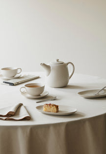 Broste Copenhagen Juego de té Nordic Vanilla 7 piezas / 2 personas - 1 tetera, 2 platillos y 2 tazas con platos