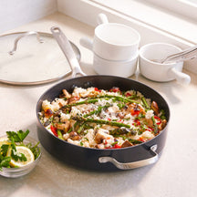 GreenPan Hapjespan met deksel Copenhagen Zwart ø 28 cm / 4.3 Liter - sfeerbeeld 1