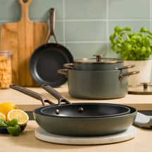 KitchenAid Koekenpan Advanced Juniper Black ø 24 cm - sfeerbeeld 6