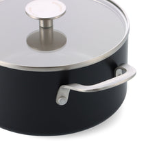 KitchenAid Hapjespan / Sauteerpan met deksel Aluminium Mat Zwart ø 24 cm / 3.1 Liter - detail 1