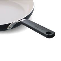 KitchenAid Koekenpan Aluminium Mat Zwart ø 24 cm - detail 1