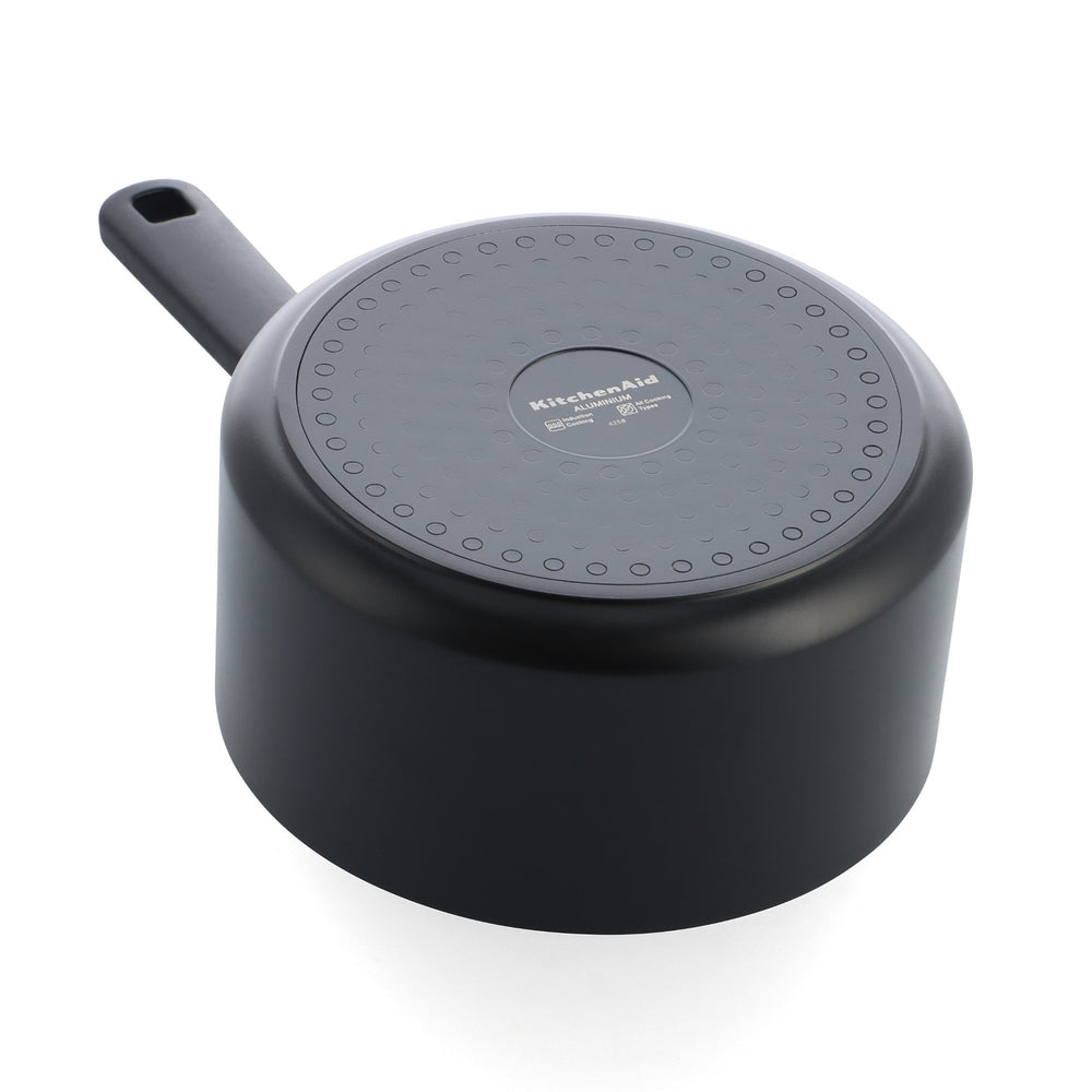 KitchenAid Steelpan Aluminium Mat Zwart ø 16 cm / 1.6 Liter - met deksel - onderaanzicht