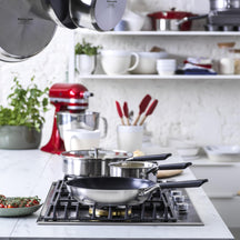 KitchenAid Koekenpannenset Classic RVS 3-delig - ø 20, 24 & 28 cm - sfeerbeeld 7