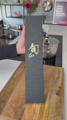 Cuchillo para trinchar / Cuchillo para carne Shun Classic - 32 capas de acero damasco - 20 cm - DM-0703