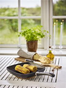 SCANPAN Grillpan Classic Induction 27 x 27 cm - Jubileumeditie - sfeerbeeld 2