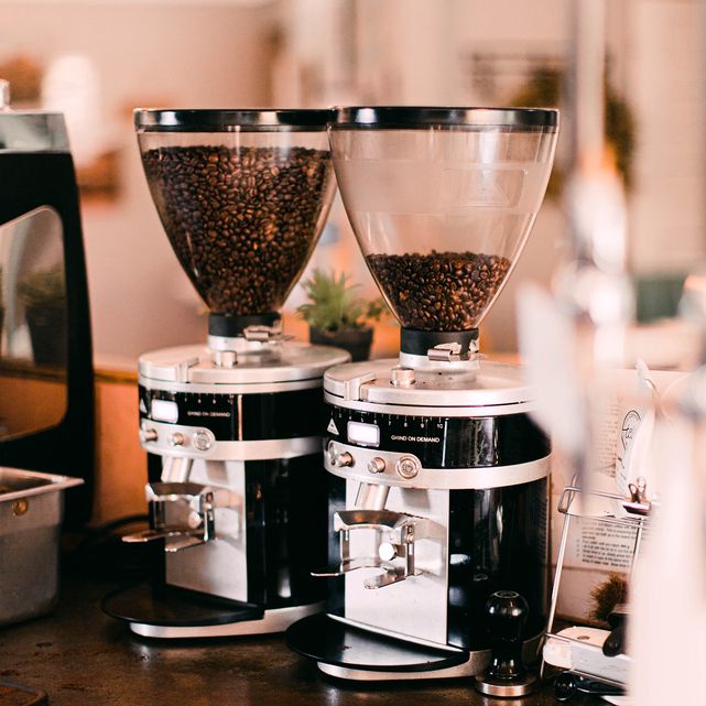 Limpiar la cafetera de granos